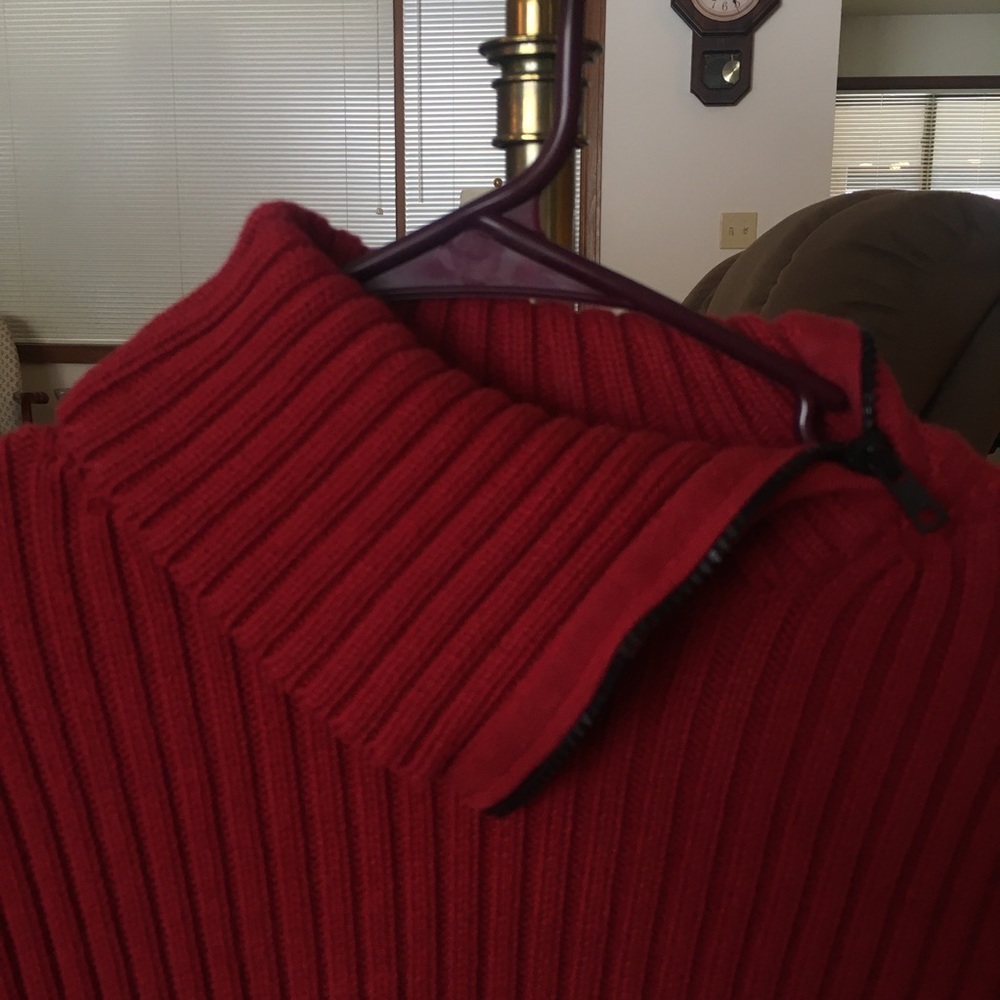 Cozy Ruff Hewn Sweater 🌹 - Picture 2 of 6